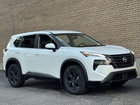 New 2026 Nissan Rogue SV w/ Cold Weather Package AWD/4WD image 2