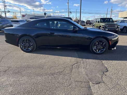 Used 2025 Dodge Charger R/T w/ Quick Order Package 25M R/T image 6