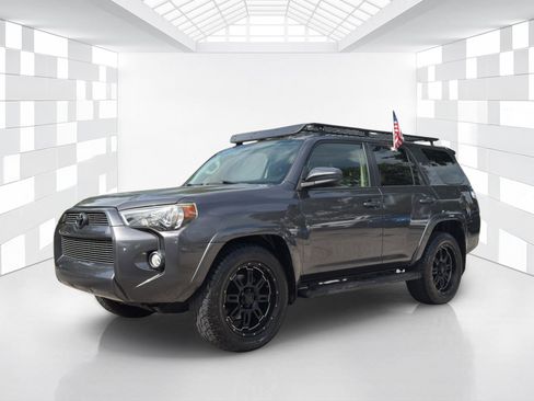 Used 2016 Toyota 4Runner SR5 RWD image 3