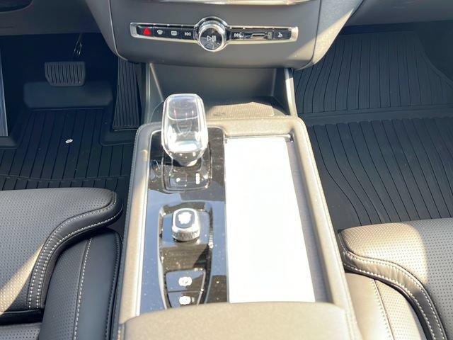 New 2026 Volvo XC90 T8 Ultra w/ Protection Package Premier AWD/4WD image 17