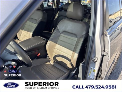 Used 2025 Volkswagen Atlas SEL AWD/4WD image 22