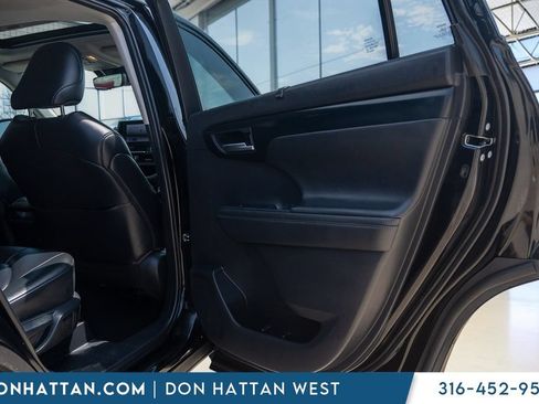 Used 2023 Toyota Highlander XLE FWD image 28