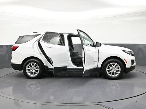 Used 2023 Chevrolet Equinox LT AWD/4WD image 33