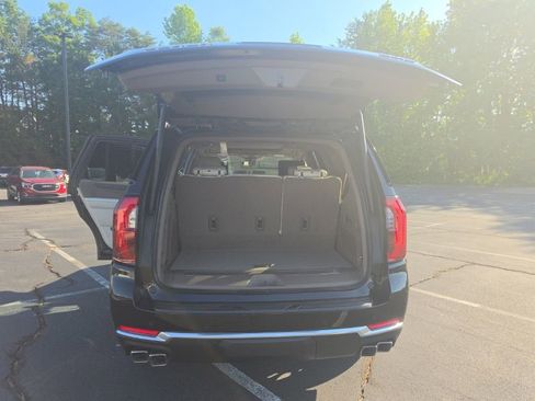 New 2026 GMC Yukon Denali w/ Denali Reserve Package AWD/4WD image 16