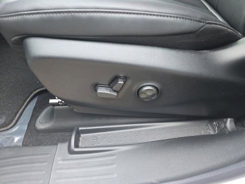 New 2026 Chrysler Pacifica Select image 15