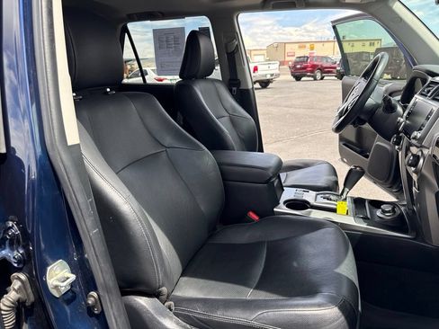 Used 2022 Toyota 4Runner Limited AWD/4WD image 19