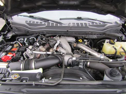 Used 2020 Ford F350 Lariat image 4