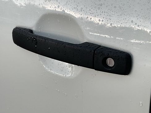 New 2026 Nissan Frontier S image 9