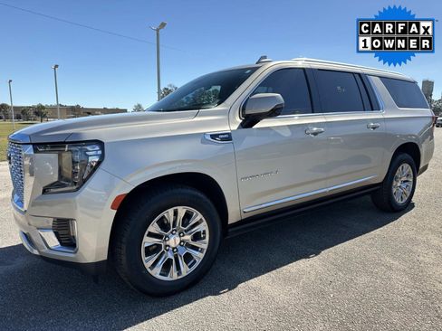 Used 2023 GMC Yukon XL Denali w/ Max Trailering Package image 8