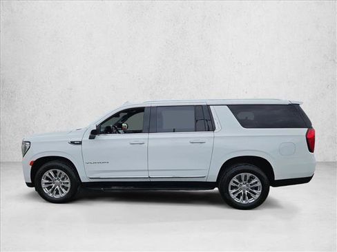 Used 2023 GMC Yukon XL SLT AWD/4WD image 8