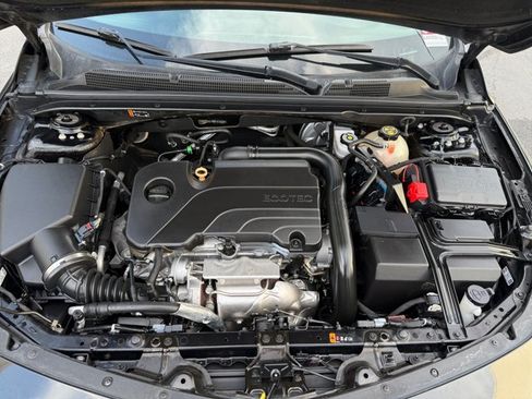 Used 2021 Chevrolet Malibu LT FWD image 18