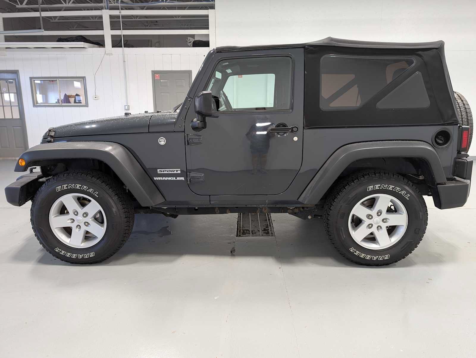Used 2017 Jeep Wrangler Sport w/ Quick Order Package 23S AWD/4WD image 11