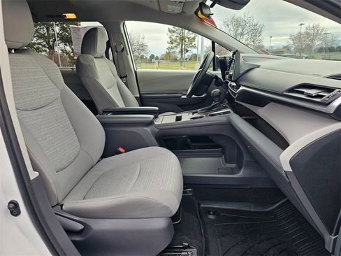 Used 2021 Toyota Sienna LE image 10