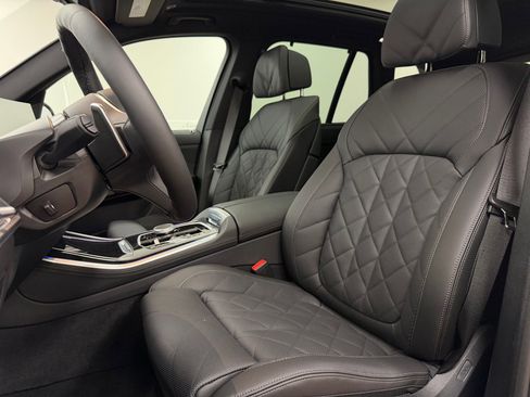Used 2026 BMW X5 xDrive40i w/ M Sport Package image 5