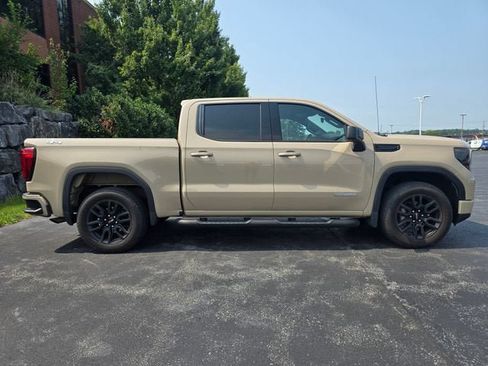 Used 2023 GMC Sierra 1500 Elevation AWD/4WD image 2