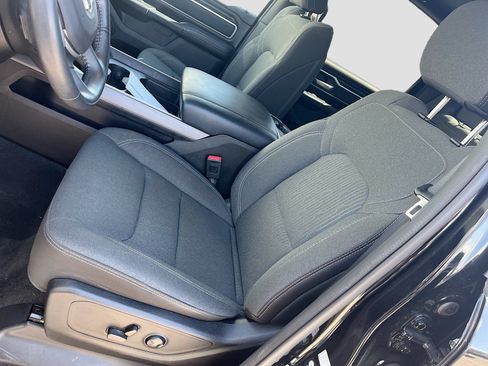 Used 2023 RAM 1500 Big Horn AWD/4WD image 18