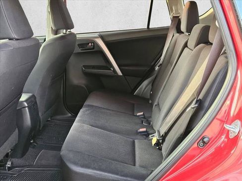 Used 2016 Toyota RAV4 LE FWD image 12