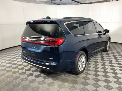 Used 2022 Chrysler Pacifica Touring-L AWD/4WD image 8