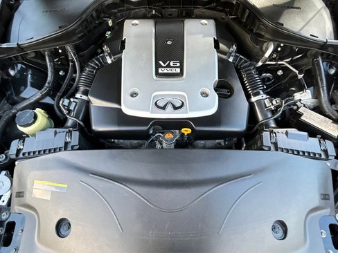 Used 2016 INFINITI Q70 L 3.7 w/ Deluxe Touring Package image 9