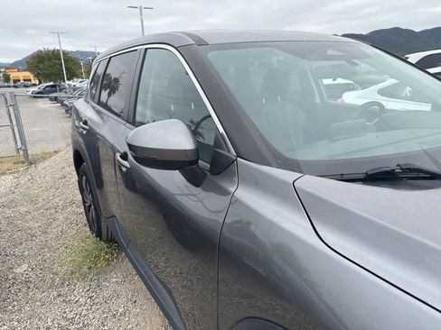 Used 2022 Nissan Rogue SV FWD image 5