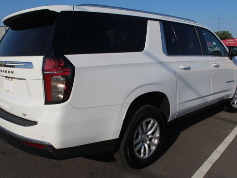 Used 2023 Chevrolet Suburban LT image 17