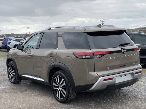 Used 2023 Nissan Pathfinder Platinum w/ Lighting Package (N92) image 7