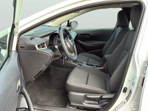 Used 2026 Toyota Corolla LE FWD image 10