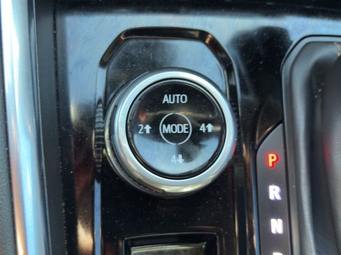 Used 2024 GMC Canyon AT4 w/ Technology Package AWD/4WD image 23