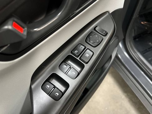 Used 2023 Hyundai Kona SEL AWD/4WD image 12