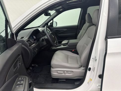 Used 2024 Honda Passport EX-L image 9