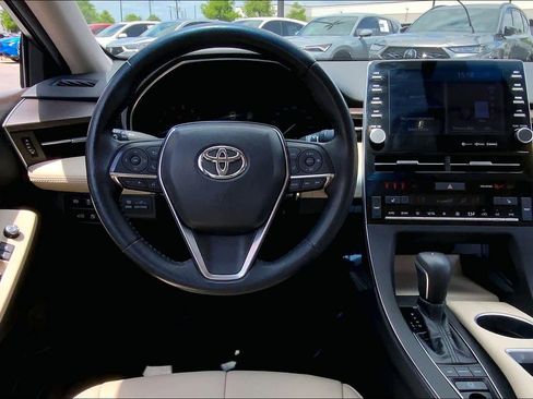Used 2019 Toyota Avalon XLE w/ Moonroof Package FWD image 6