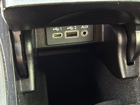 Used 2019 Nissan Maxima 3.5 SV w/ Floor Mat Group FWD image 17