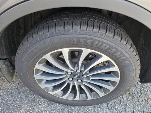 Used 2023 Lincoln Aviator Reserve w/ Class IV Trailer Tow Package image 6