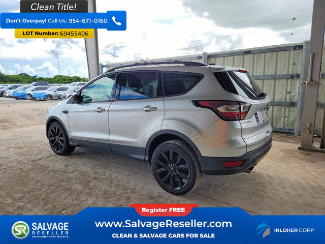 Used 2017 Ford Escape SE w/ Equipment Group 201A FWD image 3