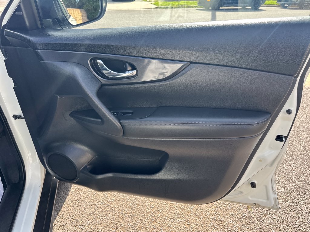 Used 2019 Nissan Rogue SV AWD/4WD image 20