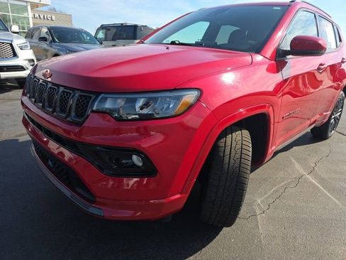 Used 2023 Jeep Compass Limited image 9