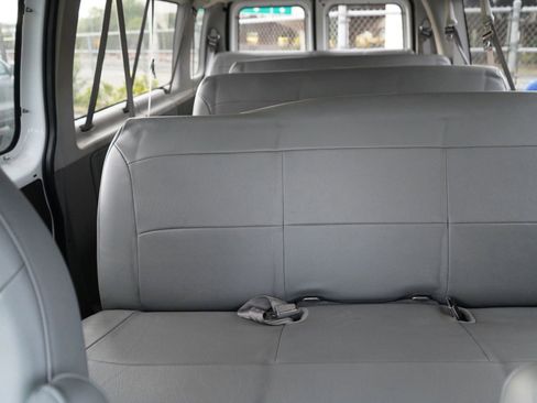 Used 2006 Ford E-350 and Econoline 350 XL image 13