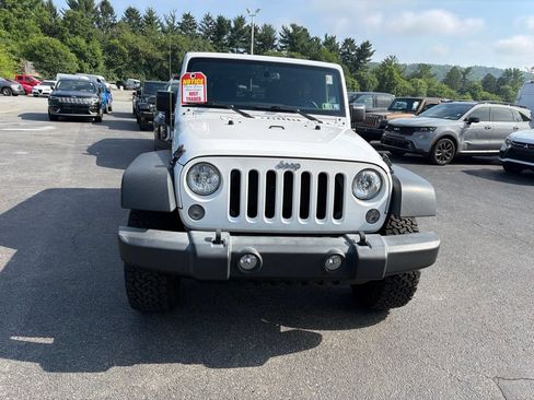 Used 2016 Jeep Wrangler Sport w/ Quick Order Package 24S AWD/4WD image 2