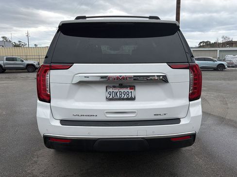 Used 2023 GMC Yukon SLT w/ SLT Premium Package image 5