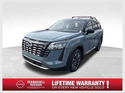 New 2026 Nissan Pathfinder Platinum image 1