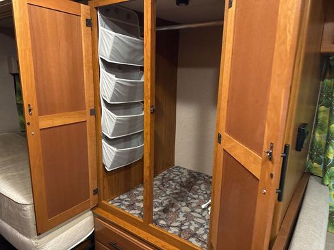 Used 2016 Mercedes-Benz Sprinter 3500 image 22