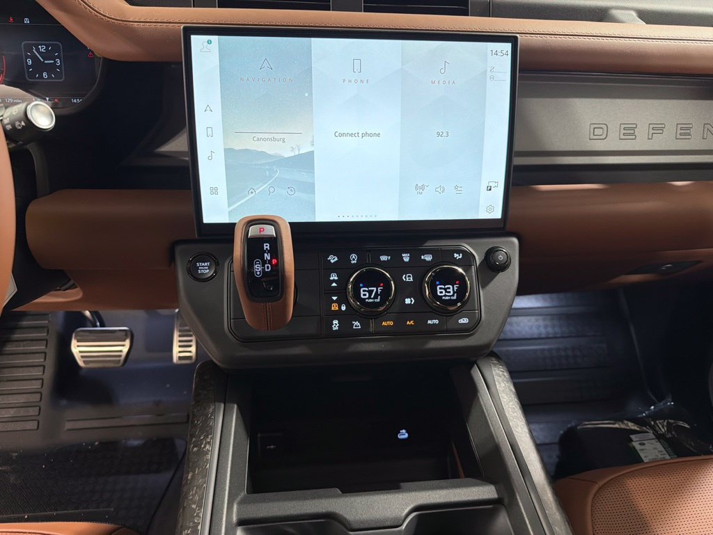 New 2026 Land Rover Defender 110 OCTA AWD/4WD image 16