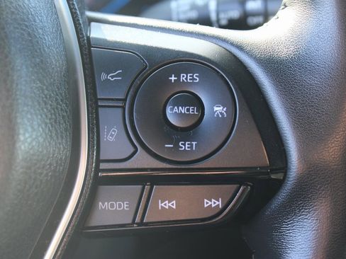 Used 2021 Toyota Venza Limited image 15