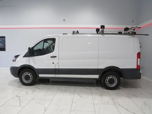 Used 2018 Ford Transit 250 130 Low Roof image 7