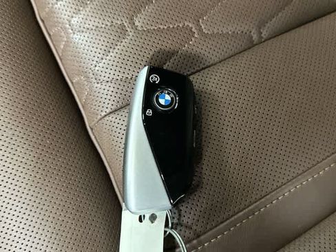 Used 2026 BMW X7 xDrive40i AWD/4WD image 33
