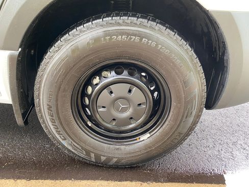 Used 2025 Mercedes-Benz Sprinter 2500 image 25