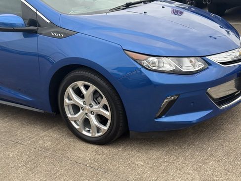 Used 2017 Chevrolet Volt Premier w/ Driver Confidence II Package image 6