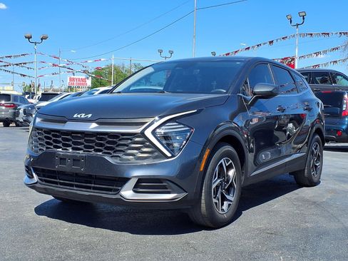 Used 2024 Kia Sportage LX image 1