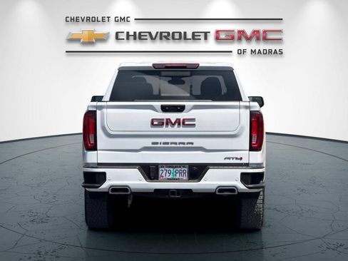 Used 2024 GMC Sierra 1500 AT4 w/ AT4 Premium Package AWD/4WD image 4