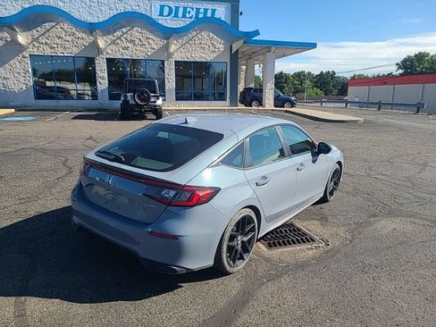 Used 2023 Honda Civic Sport image 5